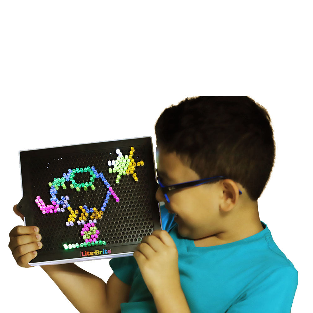Classic Color Toy with 200+ Pegs and 6 Reusable Templates P892