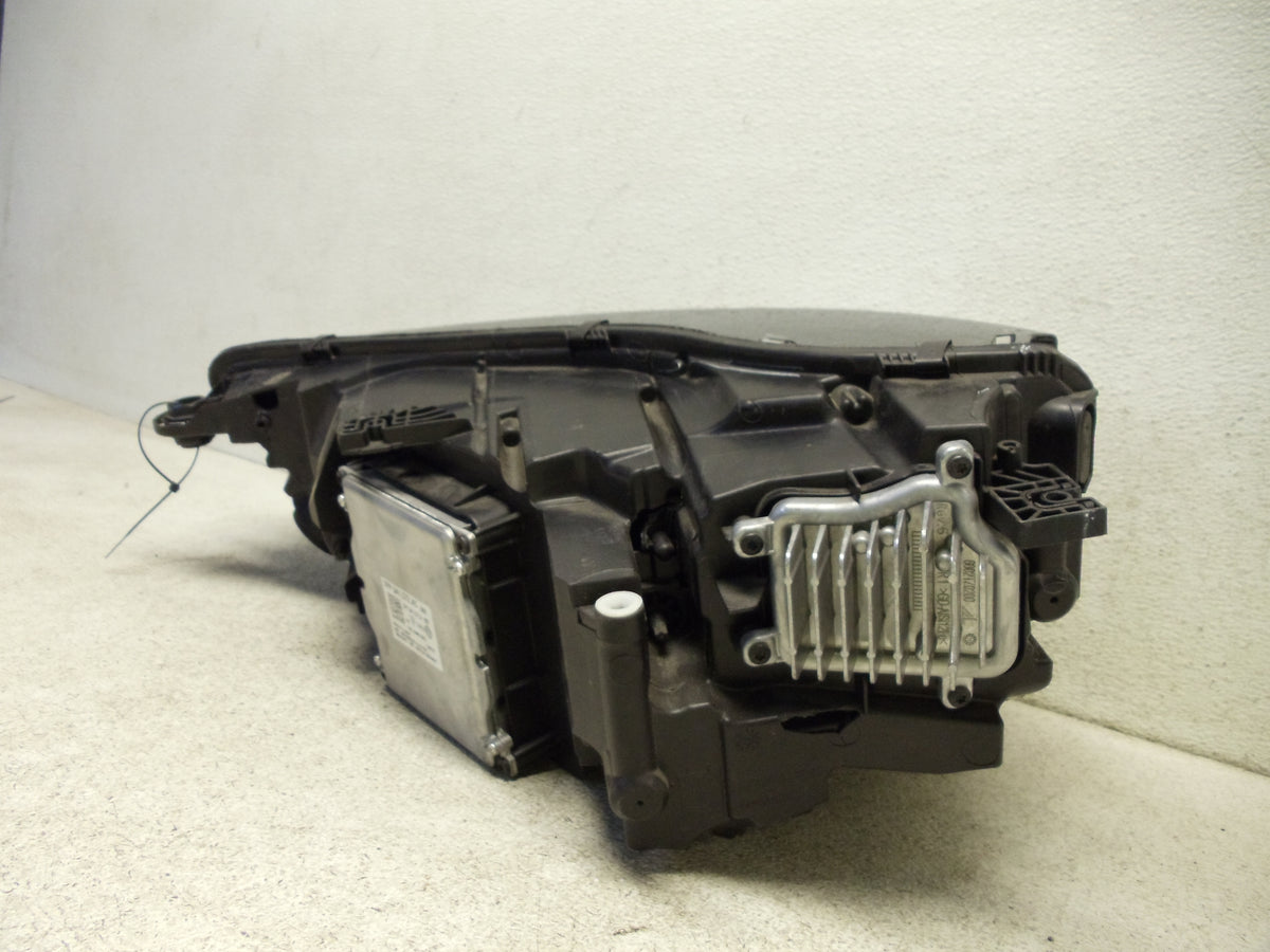 Passenger Xenon Head Light Assembly B7106