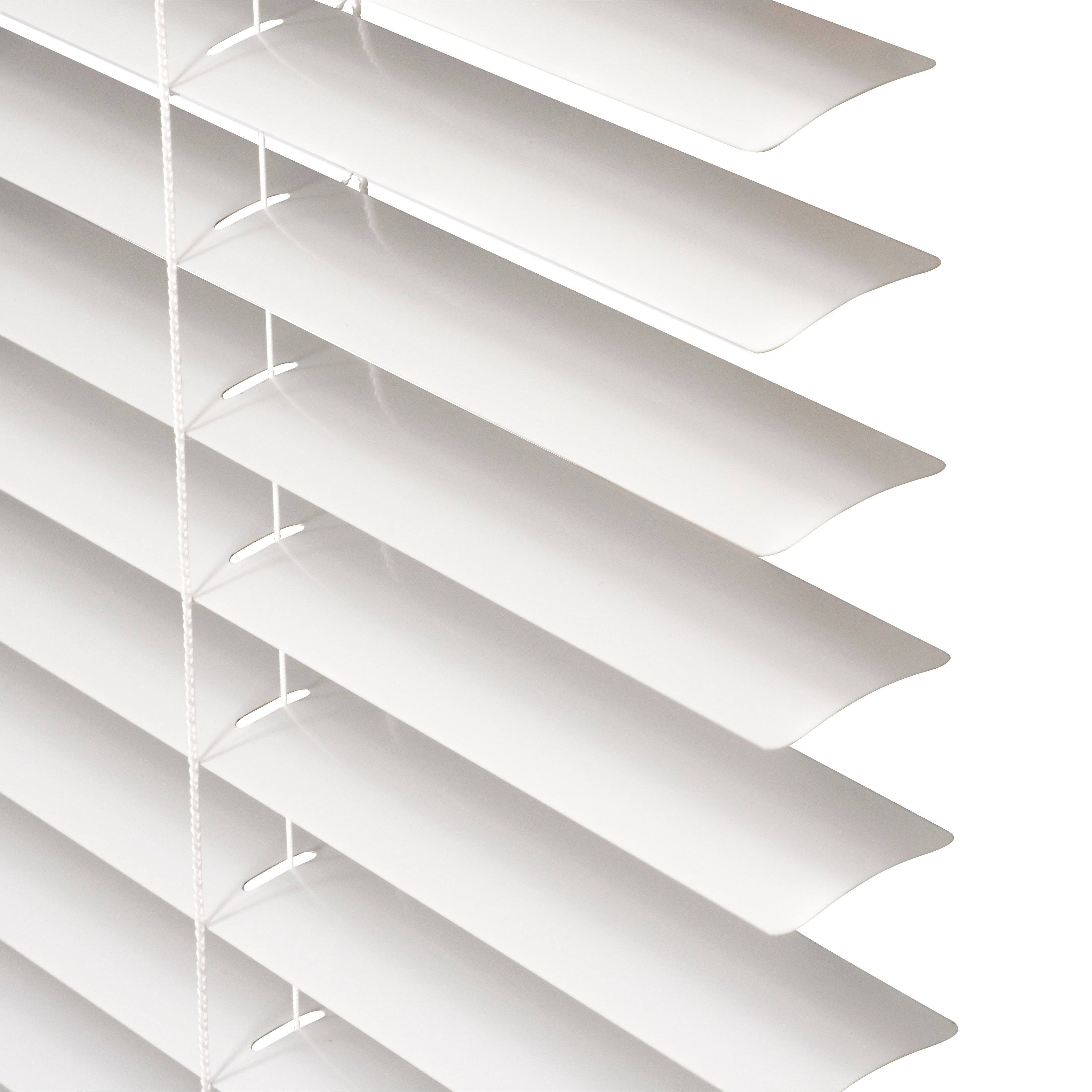 Cordless Aluminum Blind White 43x22 W x 72x22 L M390