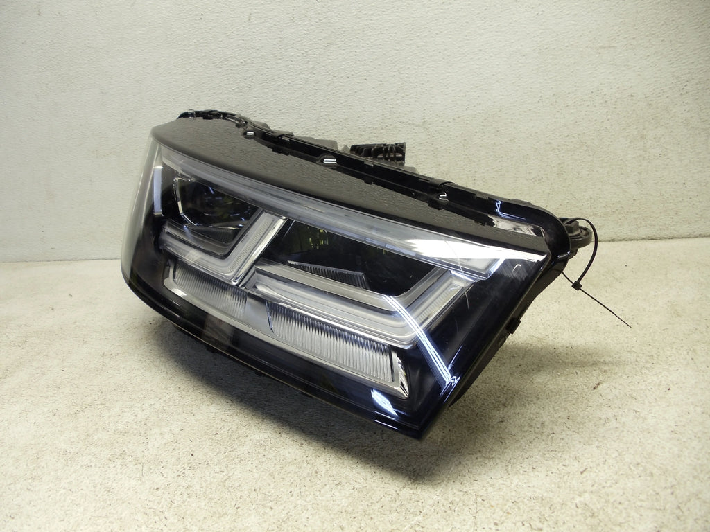 Passenger Xenon Head Light Assembly B7106