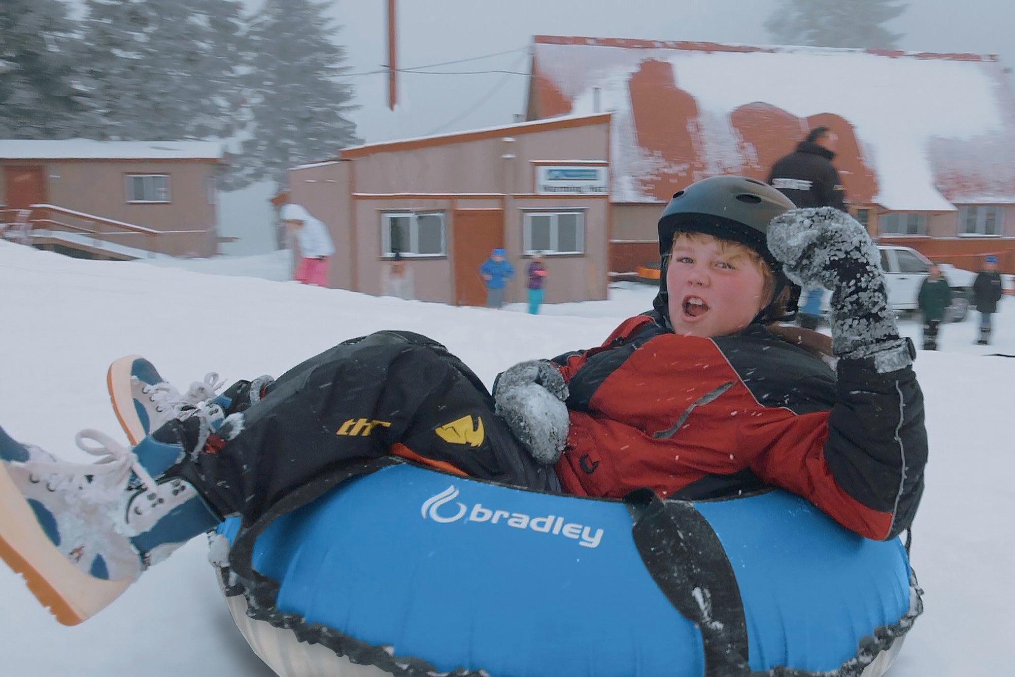 50-Inch Heavy Duty Inflatable Sledding Tubes with Padded Saucer Sled Z98338