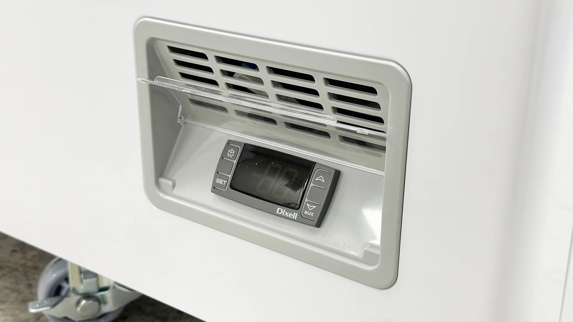 49 inch Chest Freezer 420L F78262