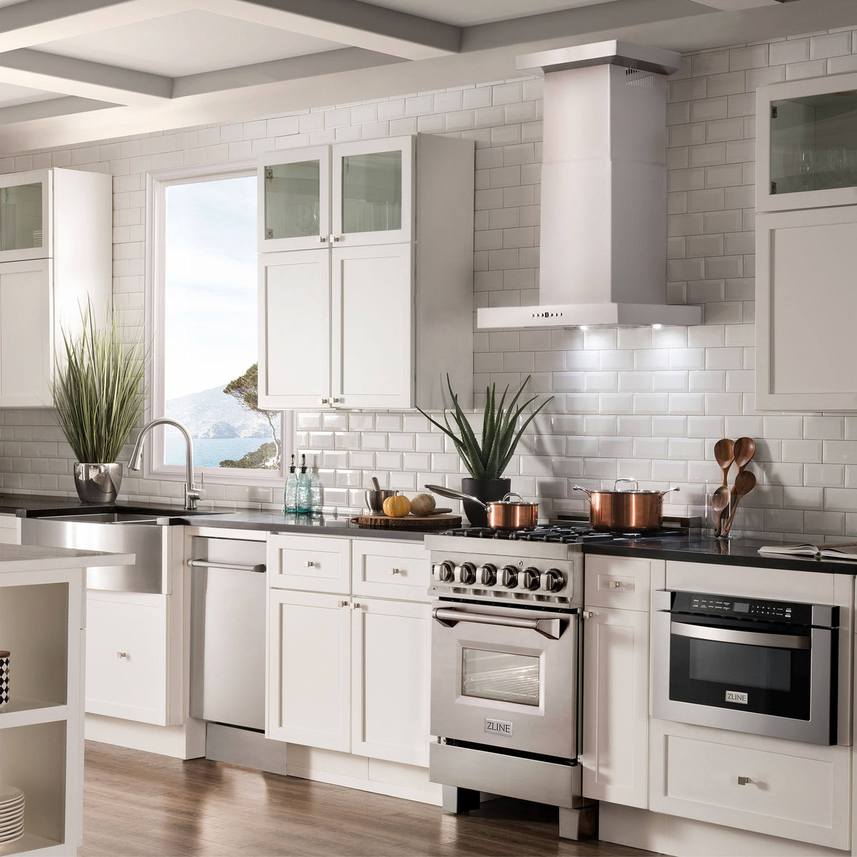30x22 Wall Mount Range Hood in Stainless Steel with Crown Molding Y9378